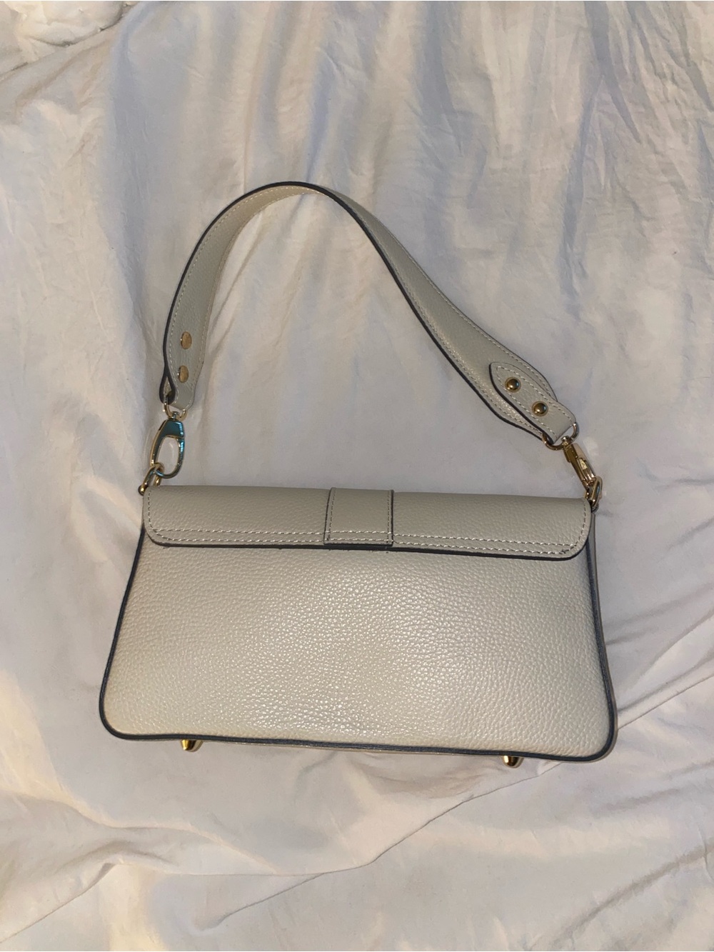 Like New: Divina Firenze Shoulder bag w/ crossbody strap - Picture 2 of 3